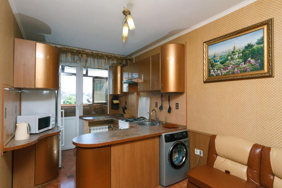 Apartment On Volodymirska 73 Street 키예프 외부 사진