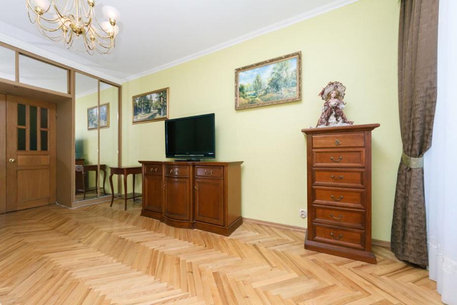 Apartment On Volodymirska 73 Street 키예프 외부 사진